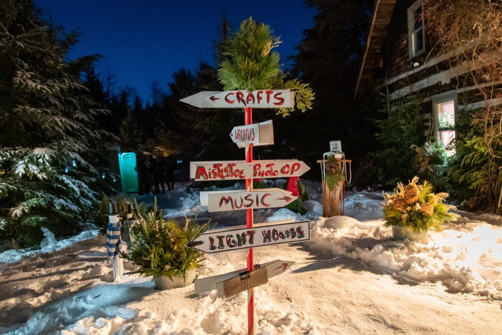 ridges natural christmas sign